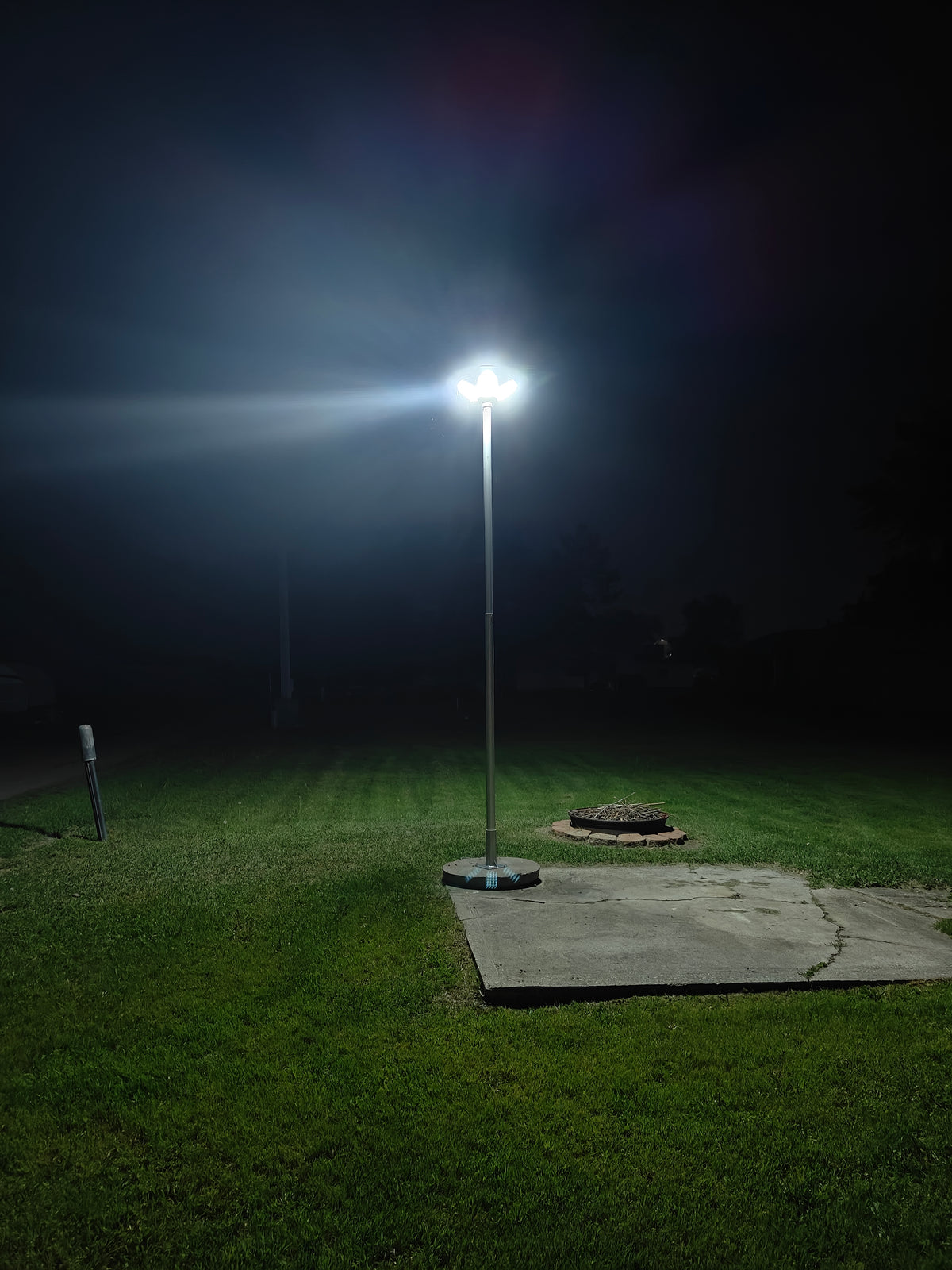 Solar courtyard light
